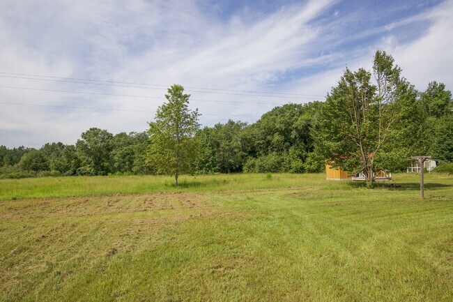 Building Photo - "Charming 3-Bedroom Home with 2 Full Bathrooms in Vass, NC - Spacious and Comfortable Country Liv...