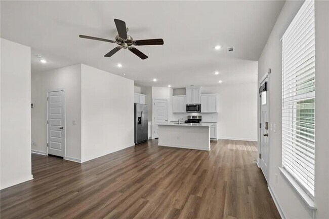 Building Photo - 283 S Neon Ave