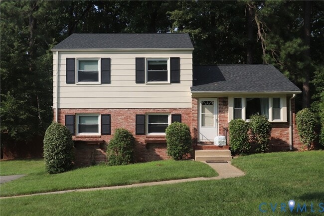 Building Photo - 9500 Minna Dr