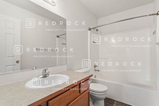 Building Photo - 4920 N Orchid Ln