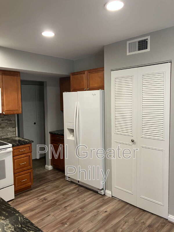 Building Photo - 2466 Brandon Ct