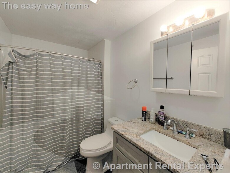 Building Photo - 50 Derby St