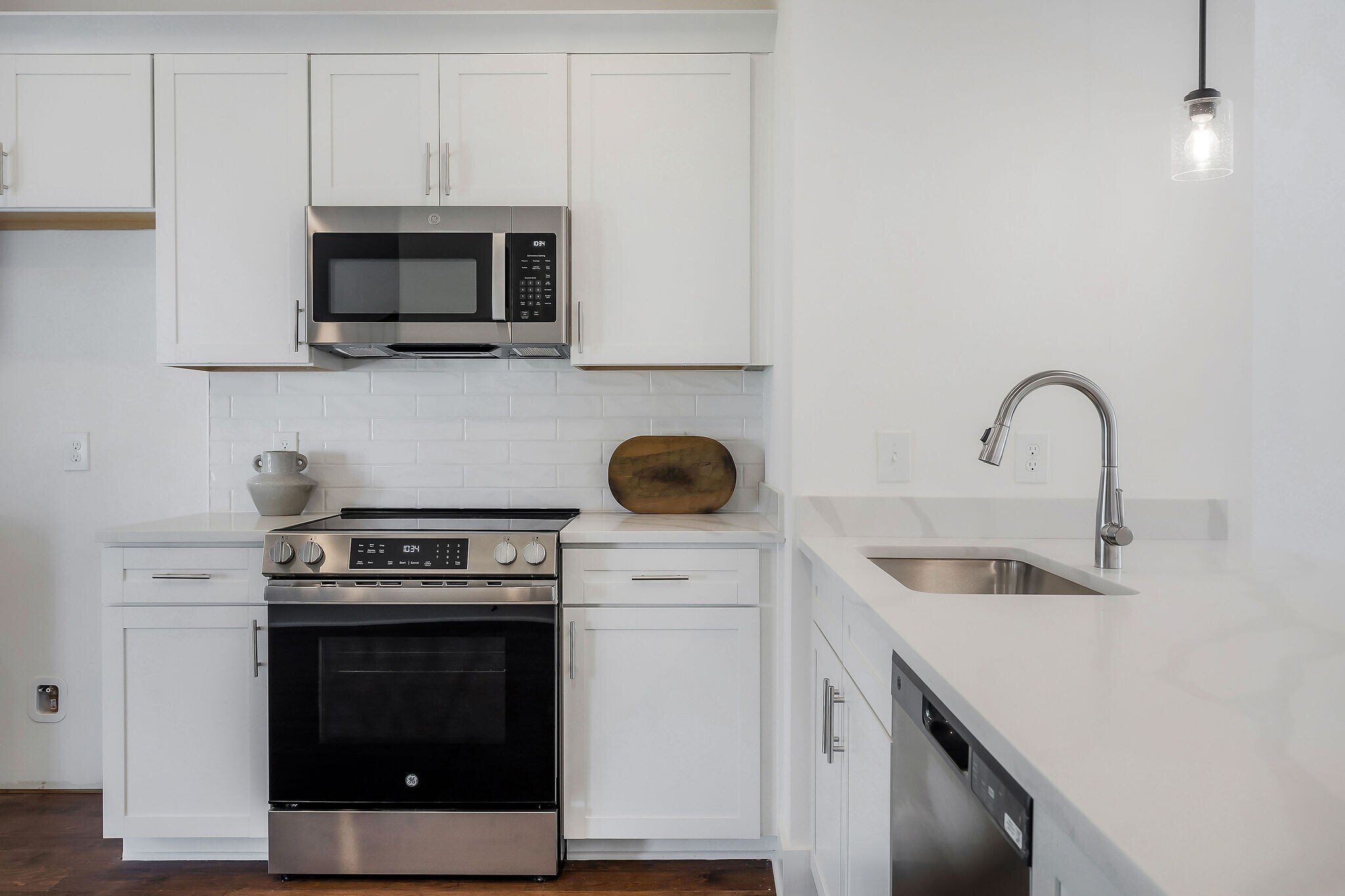 Building Photo - 209 S High St