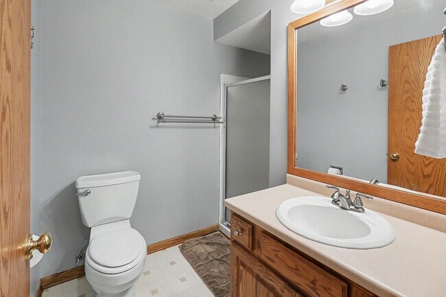 Building Photo - 612 Bos Landen Dr