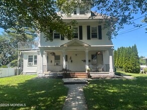 Building Photo - 1109 Lincoln Ct