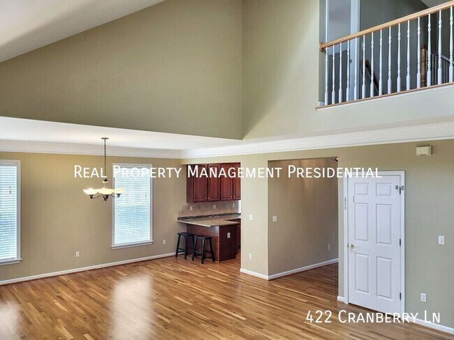 Building Photo - 422 Cranberry Ln