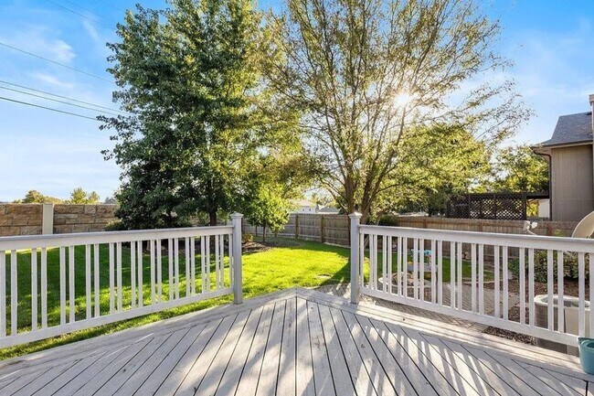 Building Photo - Exceptional Millard School District Home F...