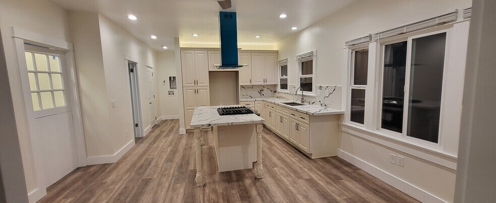 Building Photo - 740 Lime Ave