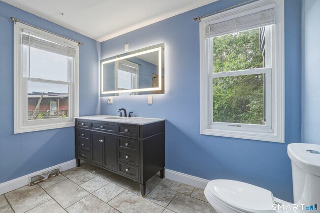 Building Photo - 44-46-46 Perry Hill Rd