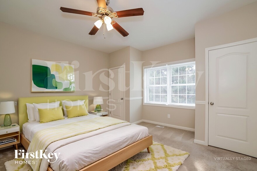 Building Photo - 1 N White Pines Dr