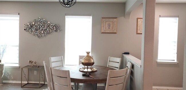 Building Photo - 304 Tordesillas Dr