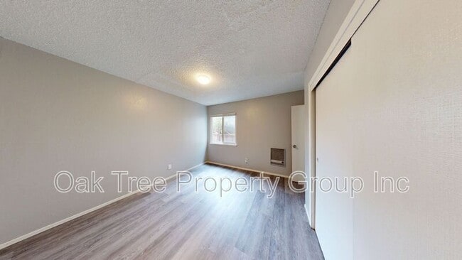 Building Photo - 1648 Russell St