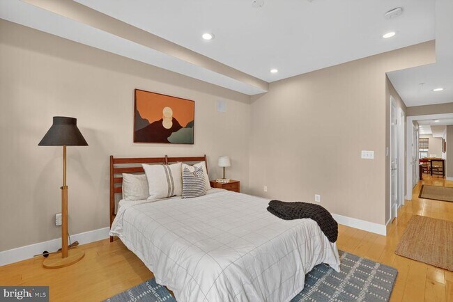 Building Photo - 816 Kennedy St NW