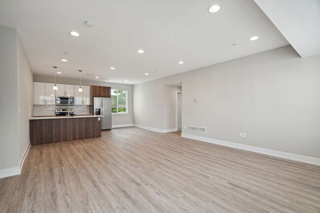 Building Photo - 2612 Annin St