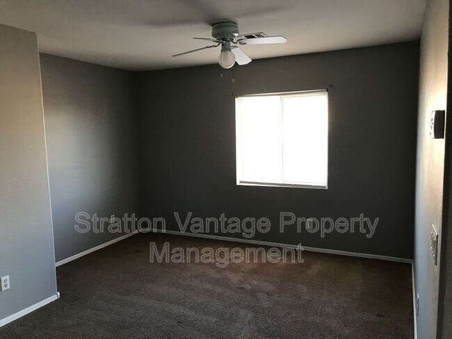 Building Photo - 12525 W Rosewood Ln