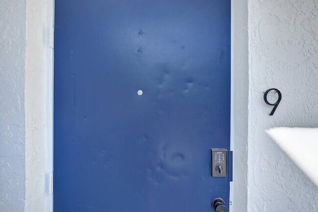 Building Photo - 50 Davie Blvd