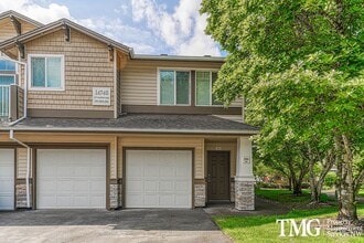 Building Photo - Gorgeous 2BD Condo in Desirable Progress Ridge Location!  High End Finishes, Great View!