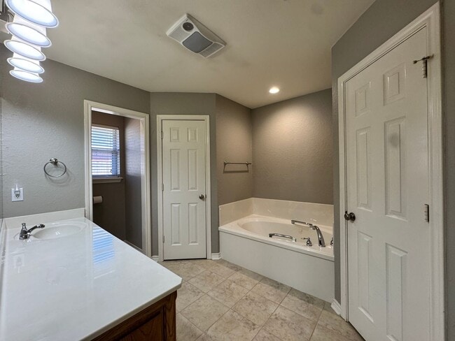 Building Photo - 11281 Grand Slam Dr