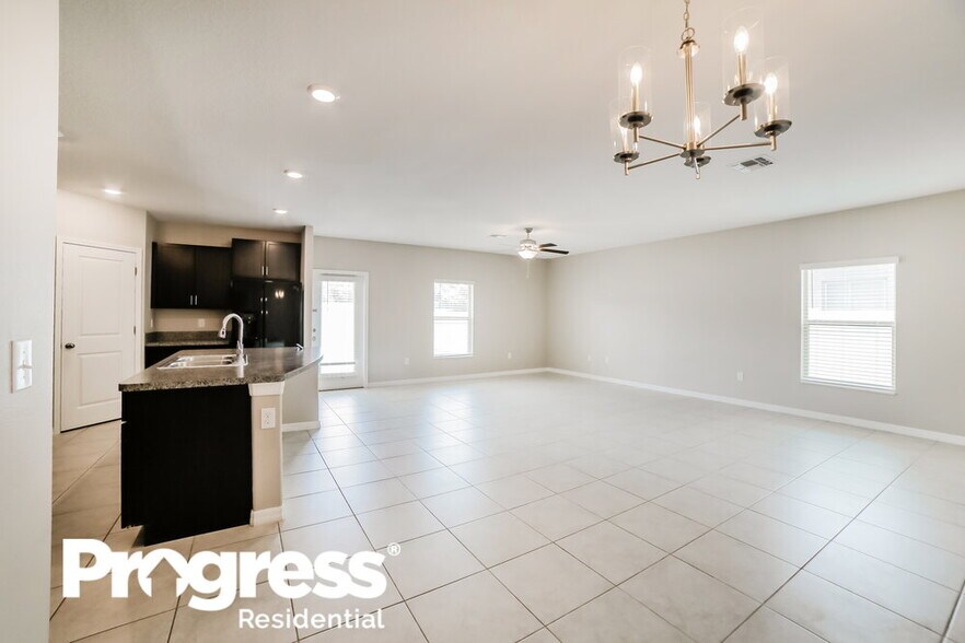 Building Photo - 914 Nutmeg Spice Pl