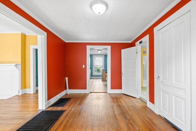 Building Photo - Home For Rent Near Historic Downtown Clark...