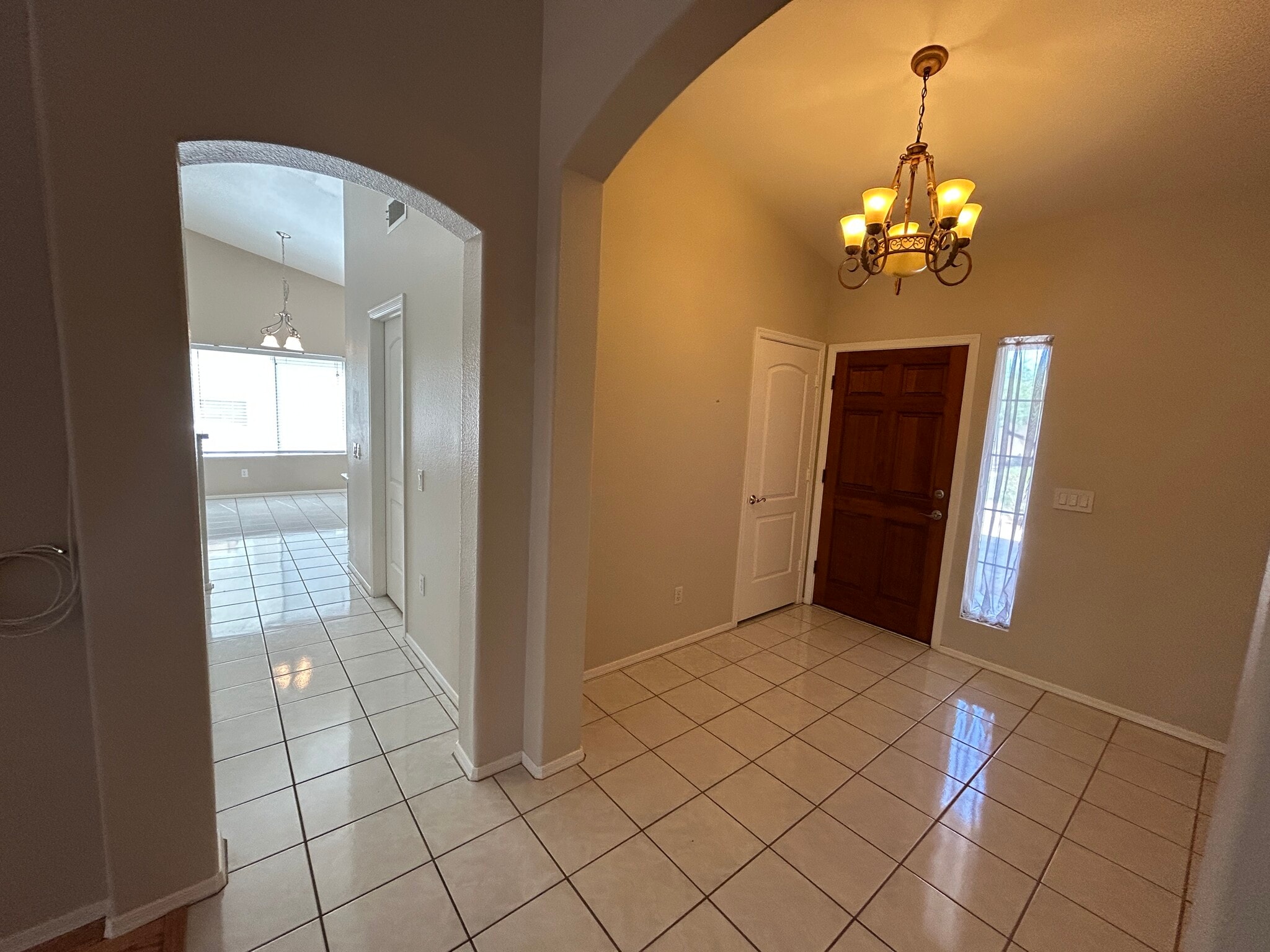 Building Photo - 7709 W Wahalla Ln