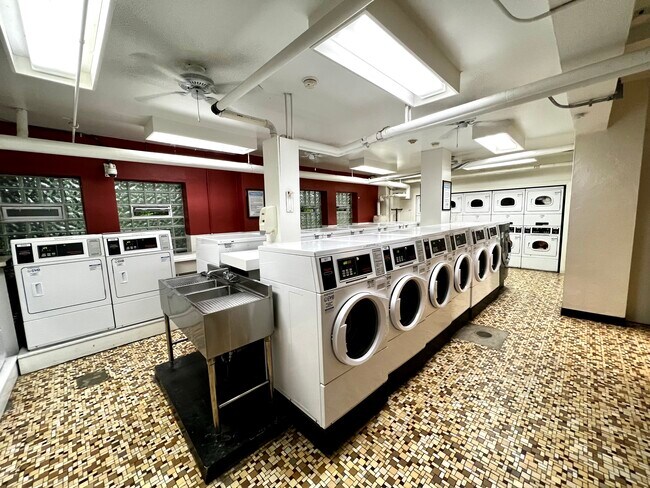 Renaudantes laundry facility - 2500 Q St NW