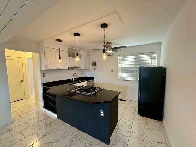 Building Photo - 650 N 300 W