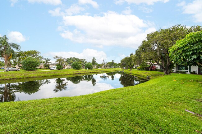 Building Photo - 13462 Sabal Palm Ct