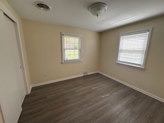 Building Photo - 3676 Lower Saucon Rd