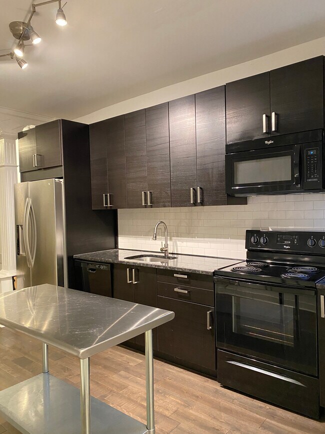 Kitchen - 808 N Union St