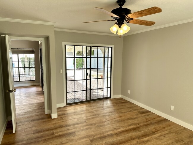Building Photo - Fantastic corner lot in Santiago