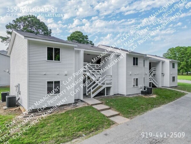 Building Photo - 359 Railroad St