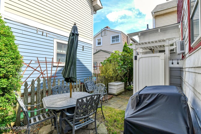 Building Photo - 129 Cookman Ave
