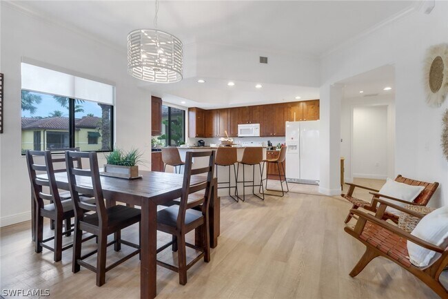 Building Photo - 985 Sandpiper St