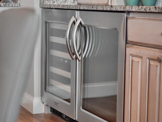 Building Photo - 525 E Jackson St