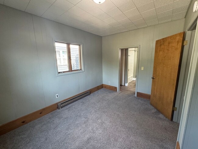 Building Photo - Incredible Downtown Location - 3 BR Home j...