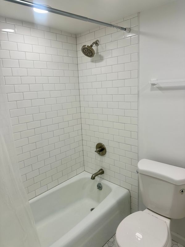 Building Photo - 510 A St NE