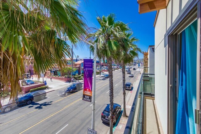 Building Photo - Steps From The Beach w/ All Utilities Included Available Jan - May 2025