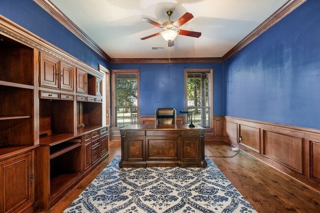 Building Photo - 5 Meadowbrook Cir