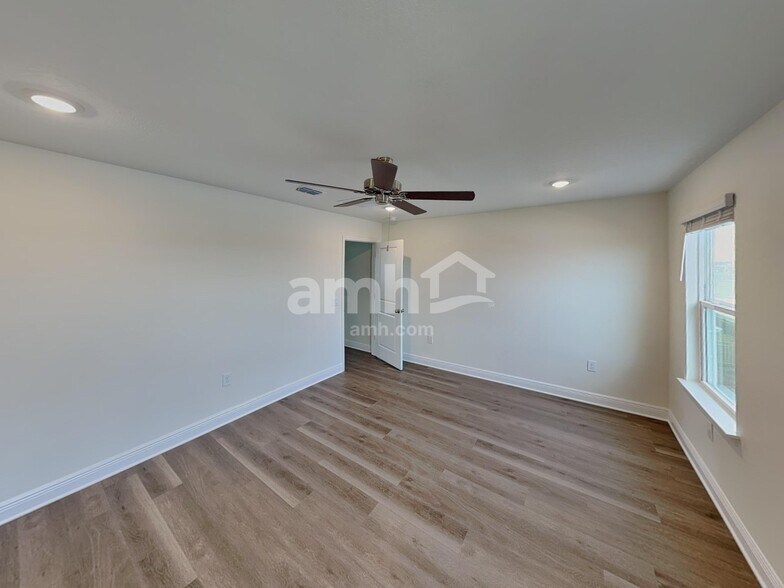 Building Photo - 5970 Sycamore Pl St