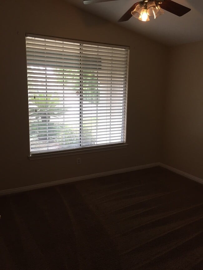 Building Photo - Beautiful Home in Fairway Oaks - Calloway ...