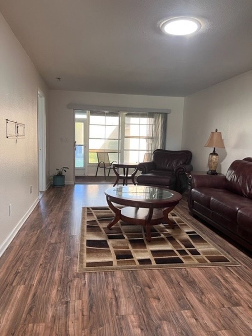 Building Photo - 6300 South Pointe Blvd