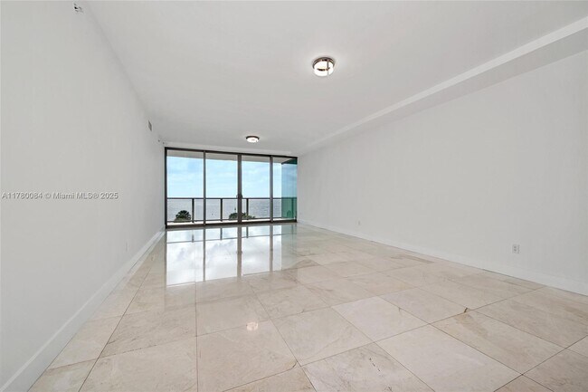 Building Photo - 350 Ocean Dr