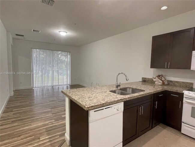 Building Photo - 1955 Marsh Harbor Dr