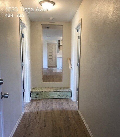 Building Photo - Spacious 4bdrm/2bath Home with 1 car garage ** Section 8 OK ** March 15