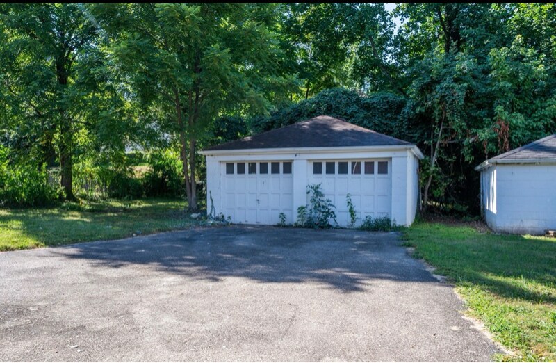 Building Photo - 3907 Kirkup Ave