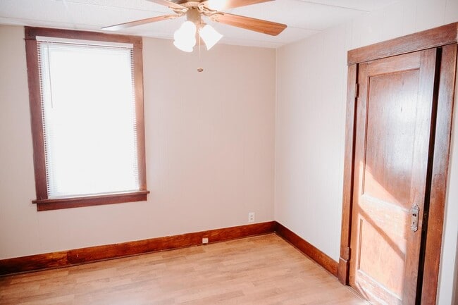 Building Photo - 2441 Templeton St