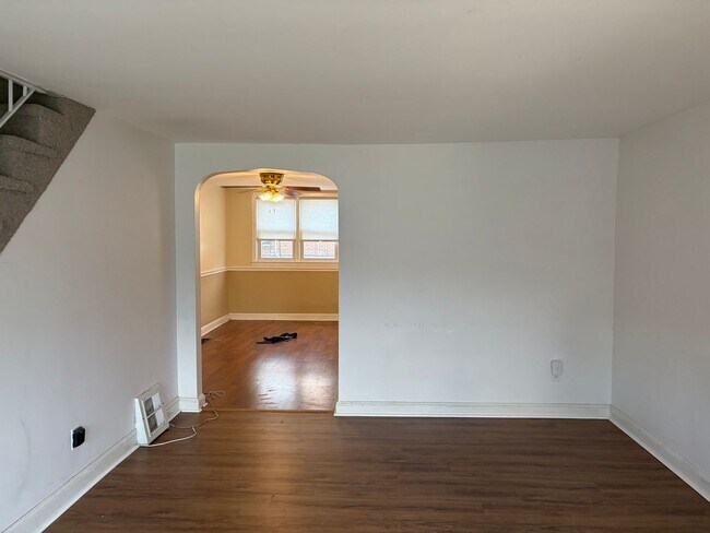 Building Photo - Well Maintained Brick Rowhome in Spring Mill Section of Clifton Heights Is Now Available for Lease