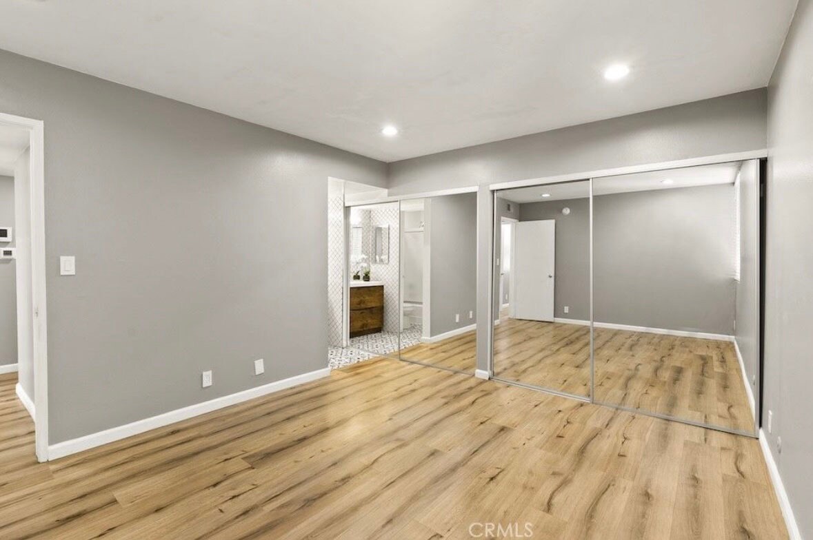 Building Photo - 18620 Hatteras St