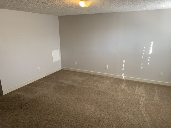 Building Photo - "Cozy 1-Bedroom Retreat in Nashville – Per...